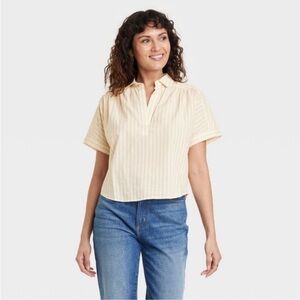 Universal Thread Short-sleeve
Pullover Blouse nwt